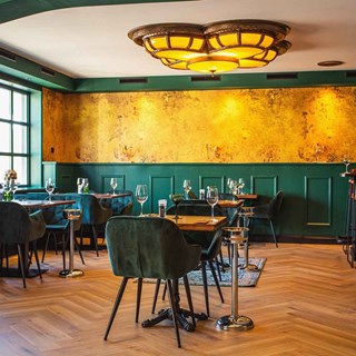 Interieur restaurant Snouck van Loosen
