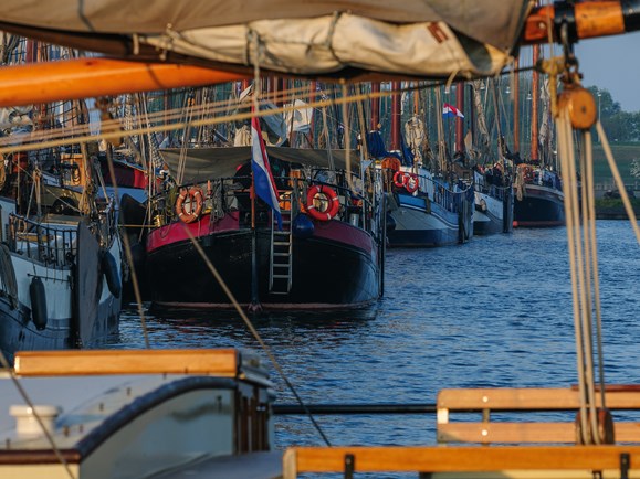 Zeilschepen in de haven