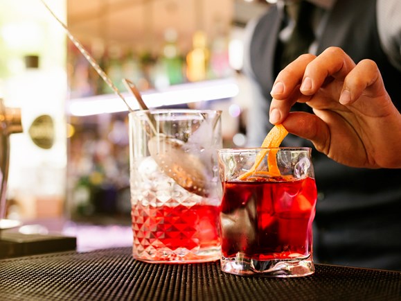 Drankjes aan de bar