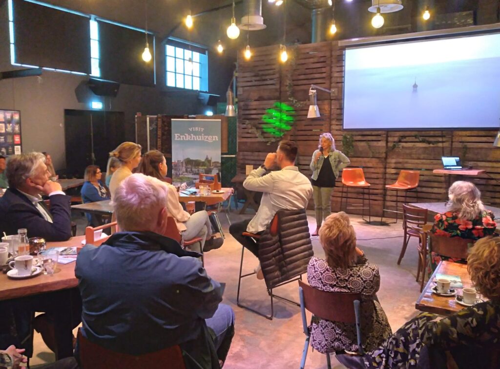 Ledenvergadering in de Werf