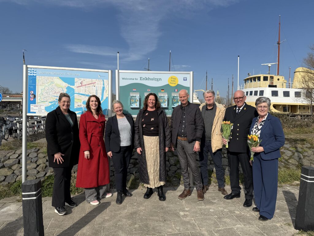 Onthulling bord cruiseschepen